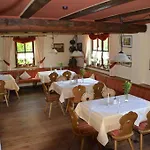 Jagdhof Klein Heilig Kreuz 3*