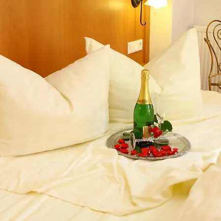 Jagdhof Klein Heilig Kreuz 호텔