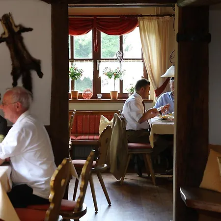 Jagdhof Klein Heilig Kreuz 호텔